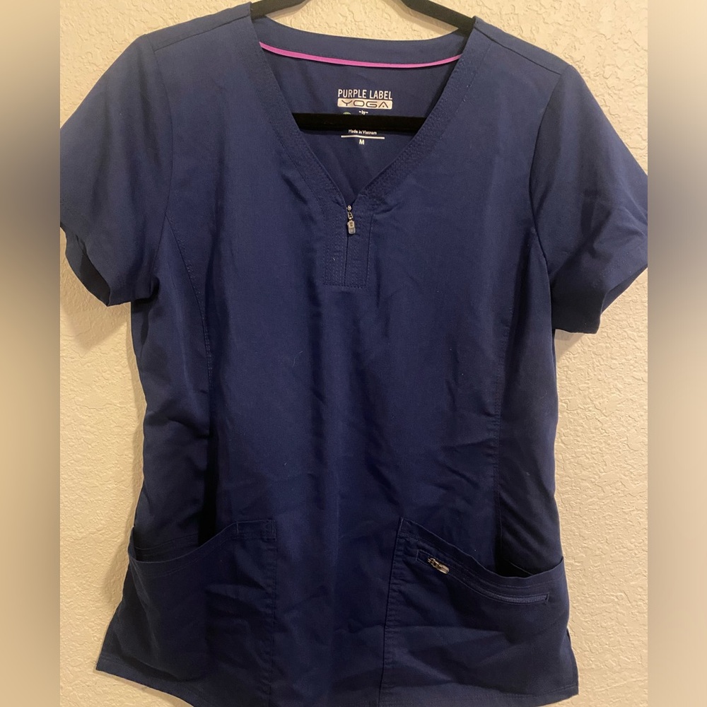 Women’s scrub top